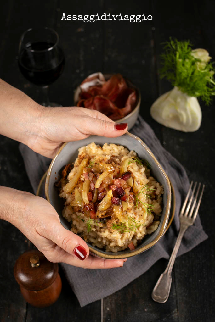 Assaggidiviaggi's tweet photo. Altra #ricetta salata anche in vista delle #feste: #risotto ai #finocchi e #speck, #formaggio, #cipolle e mantecato al #pane nero.
Ricetta facilissima e super golosa.
La trovate qui: https://t.co/IKbvoeMahf https://t.co/vwgMJaPAs2