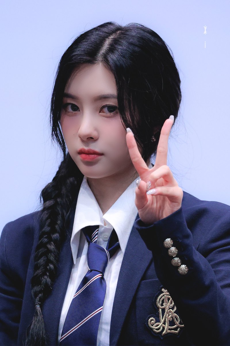 bea_dy32's tweet photo. 241122 인기많은 전교회장

#케플러 #kep1er #김다연 #KIMDAYEON https://t.co/z5WqsaMReI