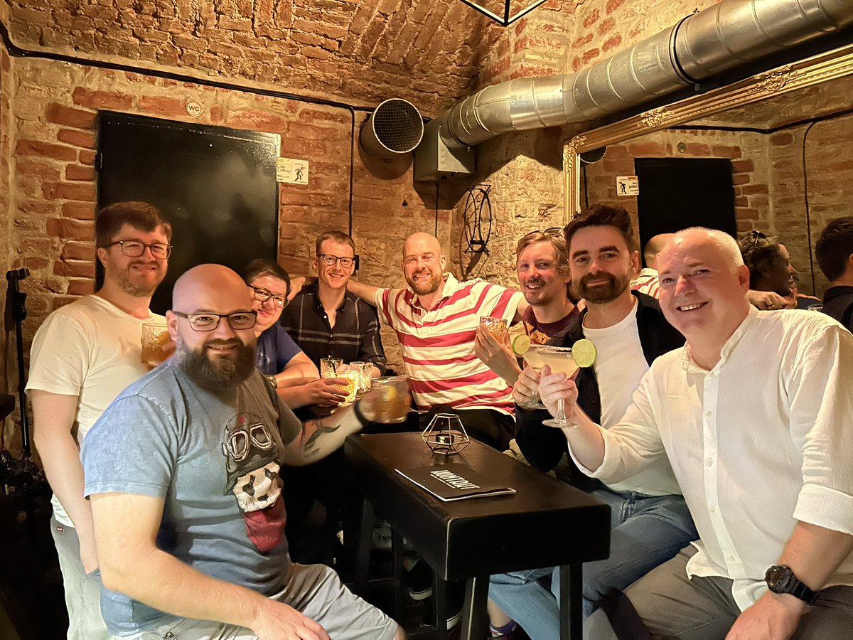 Leaving a chilly🥶 -4 in Scotland for a balmy 8 degrees in Bologna for <a href="/4Tournaments/">4SeasonsTournaments</a> 
No long legs pic today as I’m on an EasyJet flight, and they appear to have not gotten the memo! 😣
This is my 18th 4 Seasons Tournament in a row and I recommend to all MtG players to try 💜🇮🇹