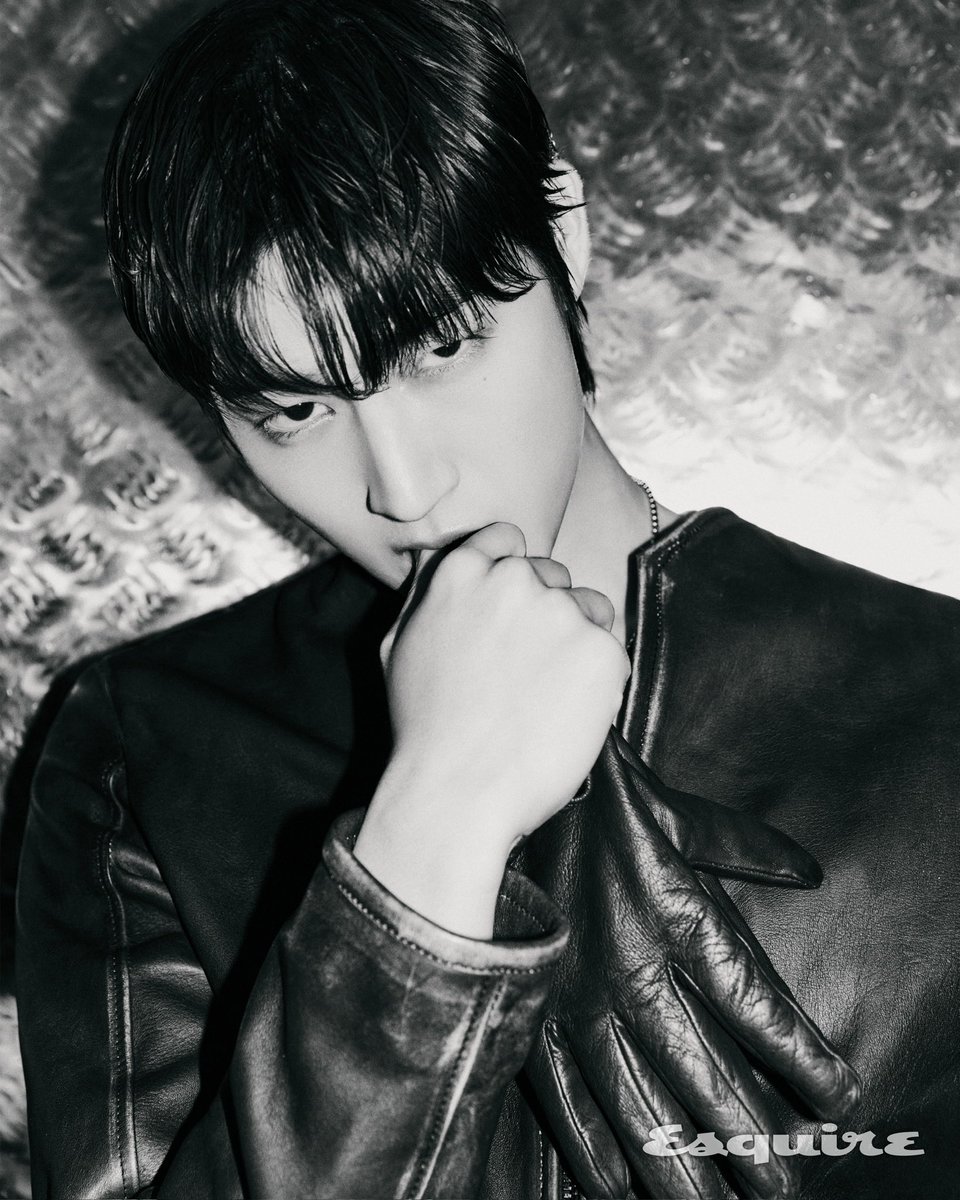 OneilyMusic's tweet photo. JAY B of GOT7 for ESQUIRE Korea. https://t.co/ayRI61p1SC