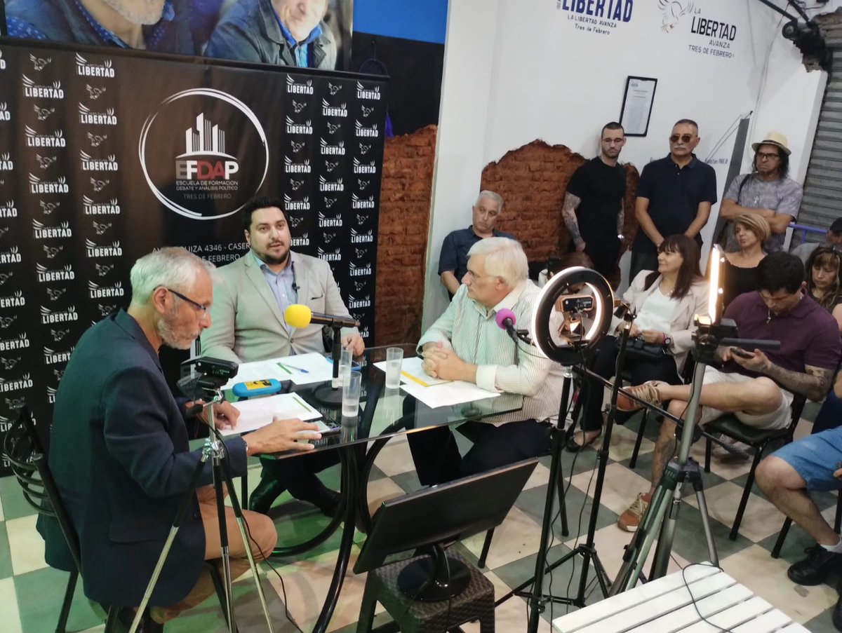 RicarTejerina's tweet photo. 1er Conversatorio de @efdap_ Tres de Febrero. Política &amp; Economía. Impuestos, gastos, reformas, autonomía y construcción ciudadana. Podés verlo completo en Youtube 👇
https://t.co/u8UNXQDJBN https://t.co/zpcCK0gX52