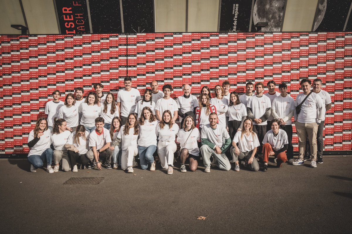 StadeToulousain's tweet photo. @EDF_Occitanie, partenaire du club, a lancé un programme intitulé Génération D 👀

Celui-ci consiste à aborder les enjeux de décarbonation des grands évènements sportifs et culturels de demain avec des étudiants de l'INSA Toulouse 👨‍🎓

Retour sur la phase d’immersion qui a eu lieu à Ernest Wallon ⤵️

https://t.co/1Cfeqhz3ds 📝
