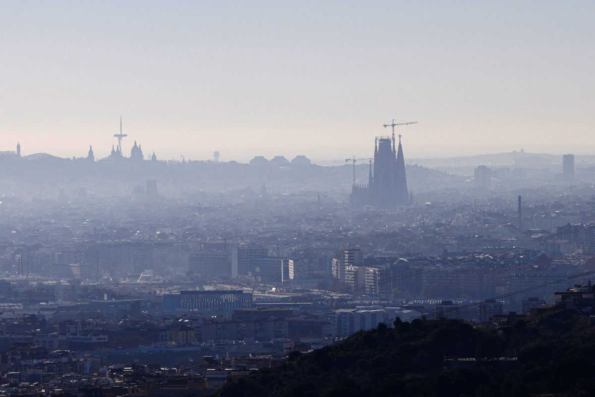 Clam dels metges per millorar la qualitat de l'aire: alerten del vincle amb infarts o càncers 3cat.cat/324/clam-dels-…