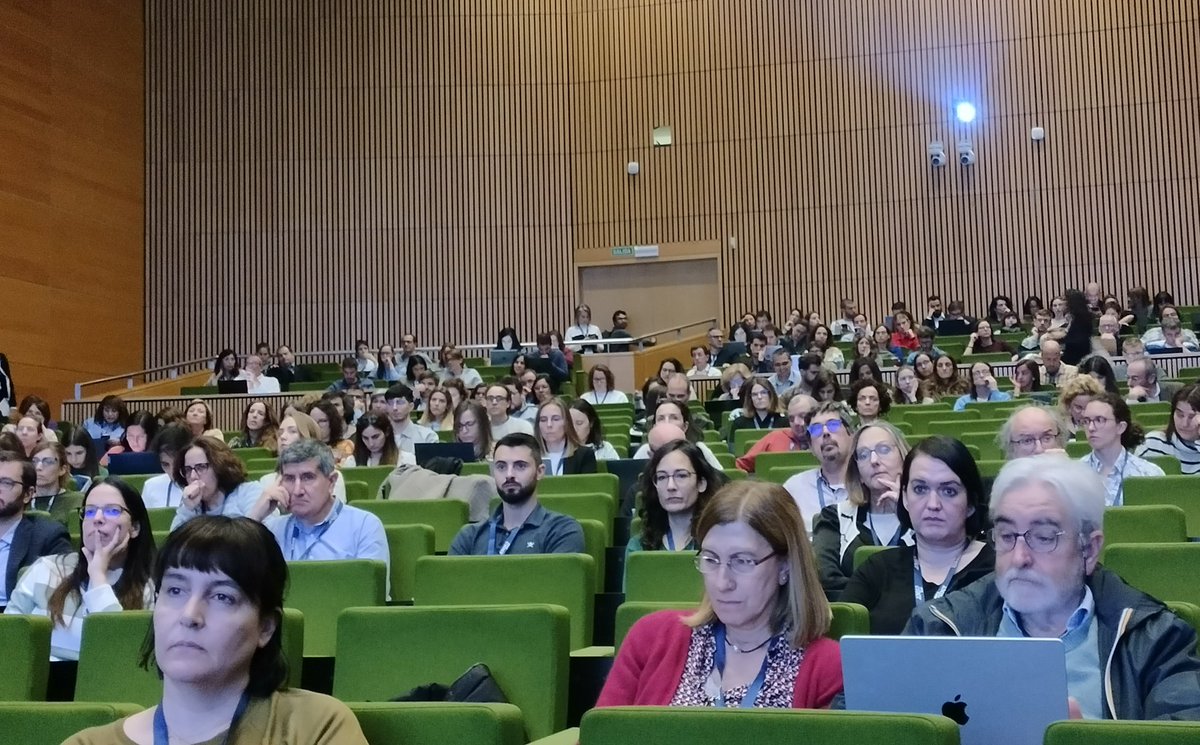 Instituto de Salud Carlos III (ISCIII) (@saludisciii) on Twitter photo La segunda jornada del #CongresoCIBER ha comenzado con talleres formativos, reuniones de las áreas <a href="/CIBER_ISCIII/">CIBER ISCIII</a> y divulgación científica.
Nuestro subdirector de Programas Internacionales <a href="/druiziruela/">Daniel Ruiz Iruela</a> modera la mesa 'CIBER sin fronteras: el futuro global de la investigacion'. La segunda jornada del #CongresoCIBER ha comenzado con talleres formativos, reuniones de las áreas <a href="/CIBER_ISCIII/">CIBER ISCIII</a> y divulgación científica.
Nuestro subdirector de Programas Internacionales <a href="/druiziruela/">Daniel Ruiz Iruela</a> modera la mesa 'CIBER sin fronteras: el futuro global de la investigacion'.