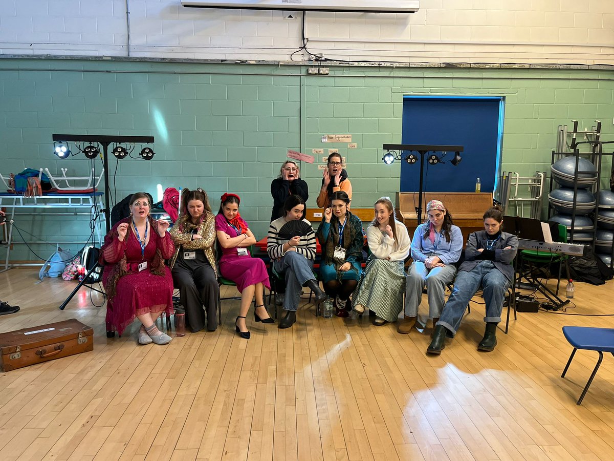 RBCLearning's tweet image. This week @BirmCons @RBCVocal students swapped the stage for school halls on their opera scenes tour. 420 primary school children in 4 local schools experienced  live performances and learnt about Opera in fun and engaging sessions! Generously supported by @TheLinburyTrust.