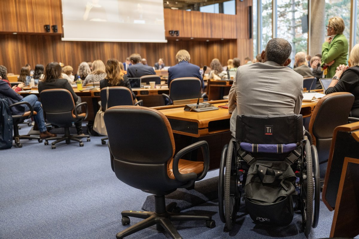 Organisation internationale du Travail (@oitinfo) on Twitter photo 💚#LeSaviezVous : le réseau mondial <a href="/OITinfo/">Organisation internationale du Travail</a> réunit à #Genève 🇨🇭 & en ligne les leaders pour l'#inclusion du #handicap en opportunité stratégique.
💡 Le handicap n'est PAS un obstacle, c'est un ATOUT capital! #Entreprises + Handicap = #Innovation !
ℹ️ tinyurl.com/y8xh8sh2 💚#LeSaviezVous : le réseau mondial <a href="/OITinfo/">Organisation internationale du Travail</a> réunit à #Genève 🇨🇭 & en ligne les leaders pour l'#inclusion du #handicap en opportunité stratégique.
💡 Le handicap n'est PAS un obstacle, c'est un ATOUT capital! #Entreprises + Handicap = #Innovation !
ℹ️ tinyurl.com/y8xh8sh2