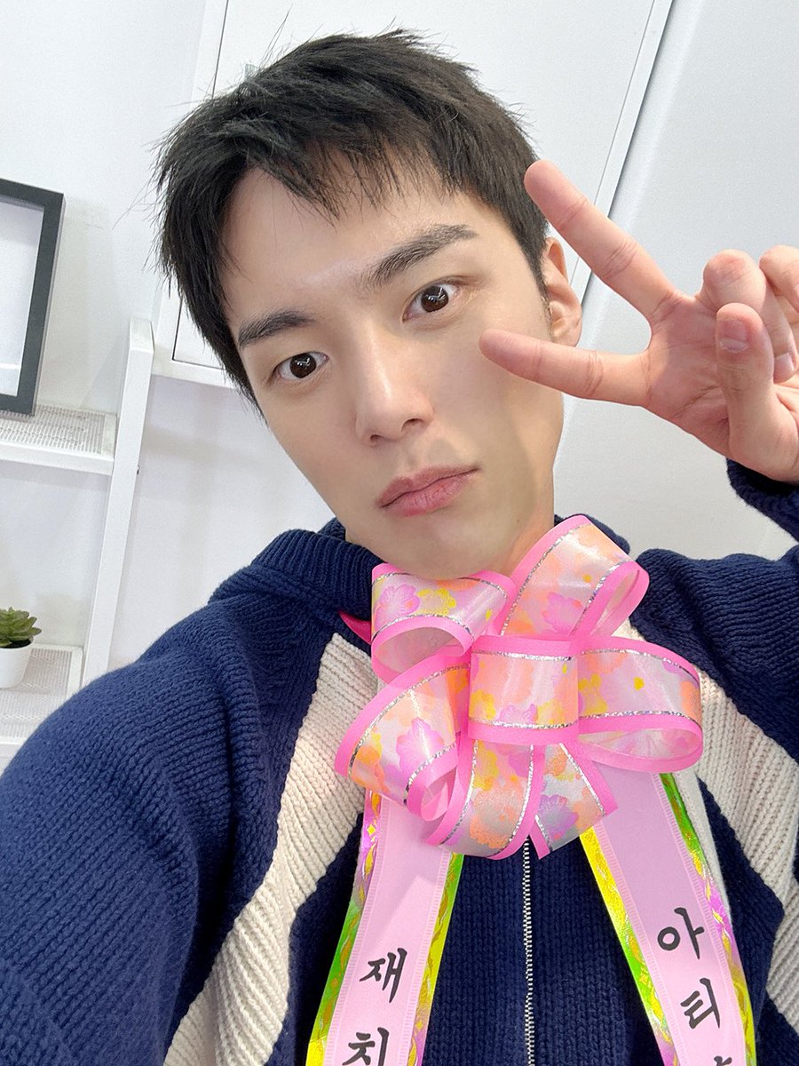 OfficialMONSTAX's tweet image. 행복했던날 재중형아랑같이 재중뽀레버 재친구뽀레버 몬베베뽀레버 #민혁