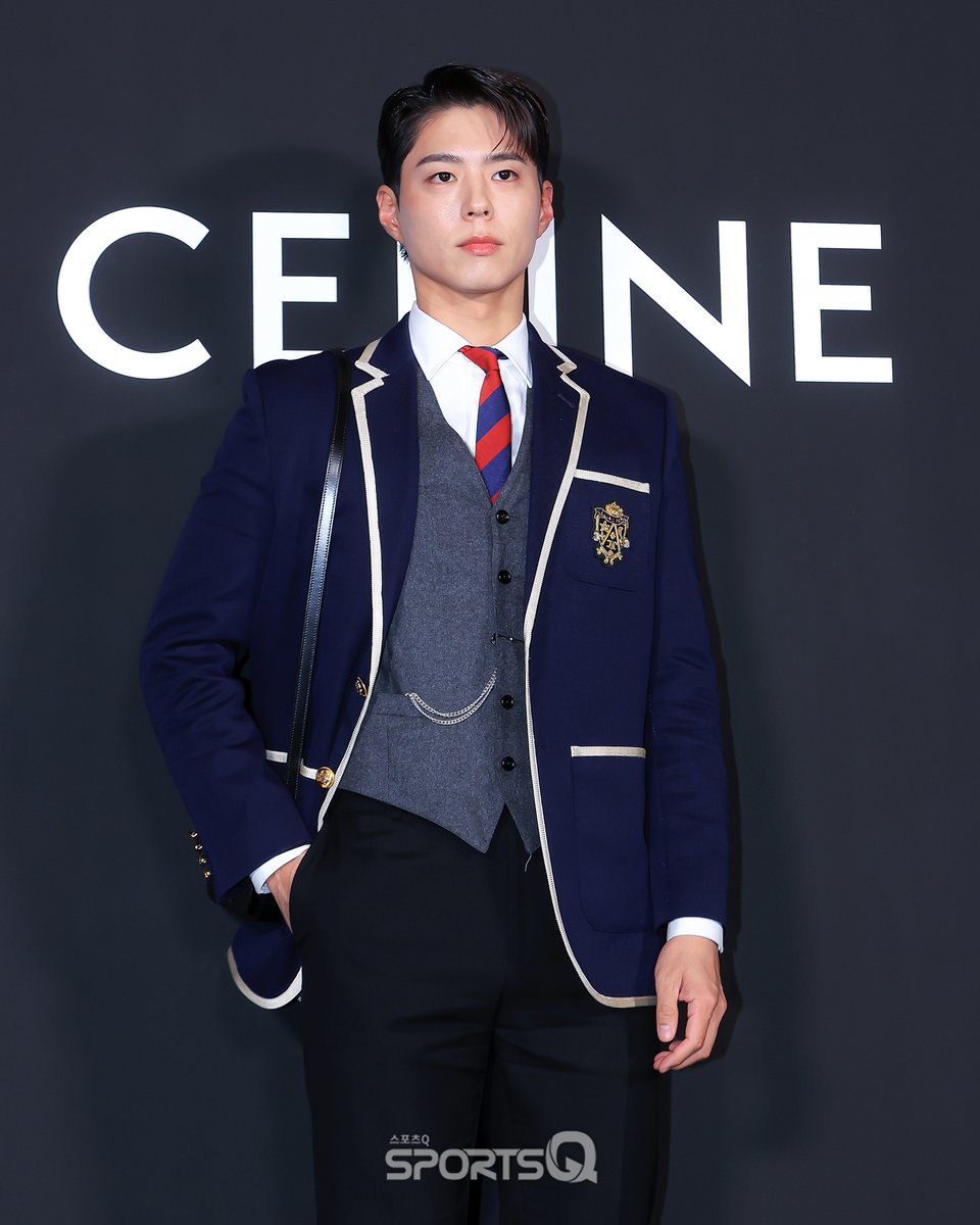 [#포토Q] 241128 박보검 ‘CELINE’ 포토콜

📌sportsq.co.kr/news/articleVi…

#박보검 #ParkBogum
#CELINE #셀린느