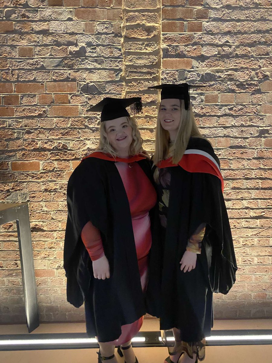 MusicVining's tweet image. Officially a graduate 🎓🥂