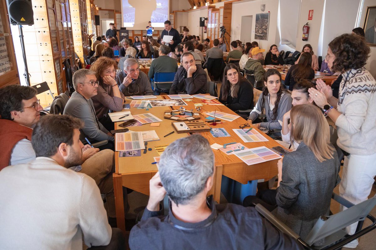 ybspain's tweet image. 📣Último día de YBS #FuturLab en la Fábrica de Cristales de La Granja.

Broche final de este innovador evento que ha reunido a + de 100 expertos, representantes públicos y agentes sociales que han debatido sobre los desafíos a los que se enfrenta España de cara a 2034 🚀