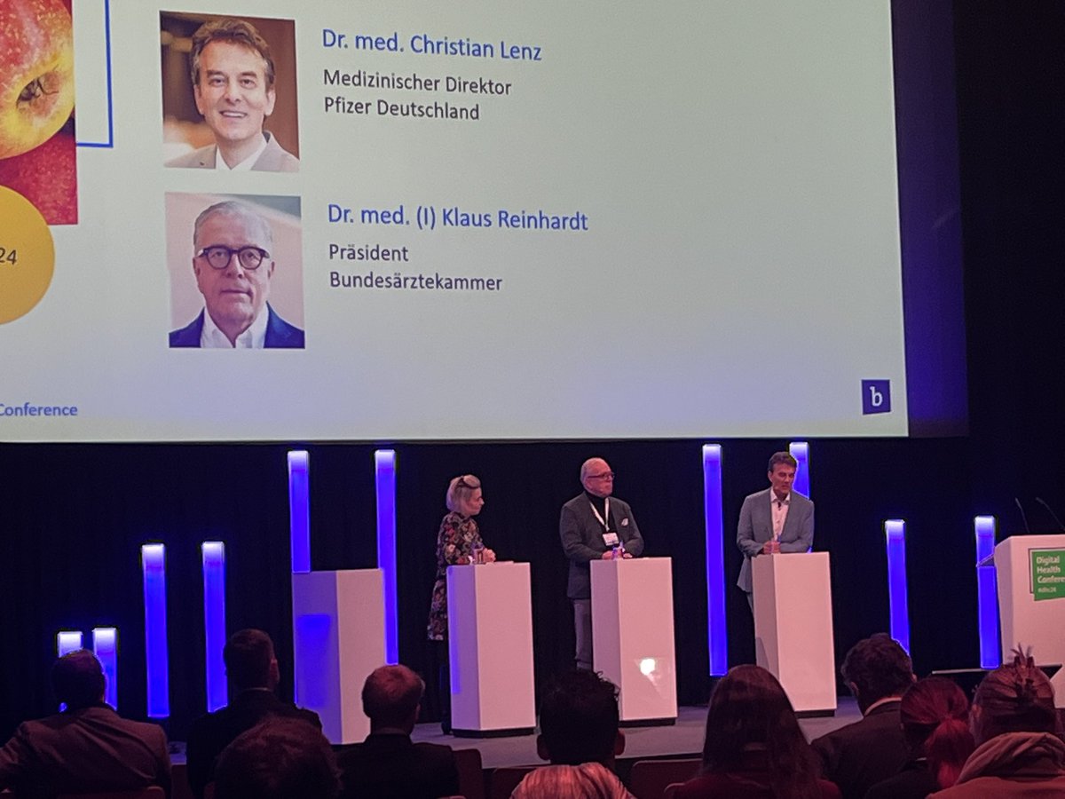 PA_Gesundheit's tweet image. K. Reinhardt @BAEKaktuell träumt von Anamnese-Avatar. &quot;Dann bekomme ich von der KI einen Summary, bevor der Patient kommt.&quot; C. Lenz @pfizer glaubt, dass KI Dokumentation &amp;amp; Administration übernehmen kann, dadurch könne Arztsein &quot;erfüllender &amp;amp; besser&quot; werden. @Bitkom_Health #dhc24