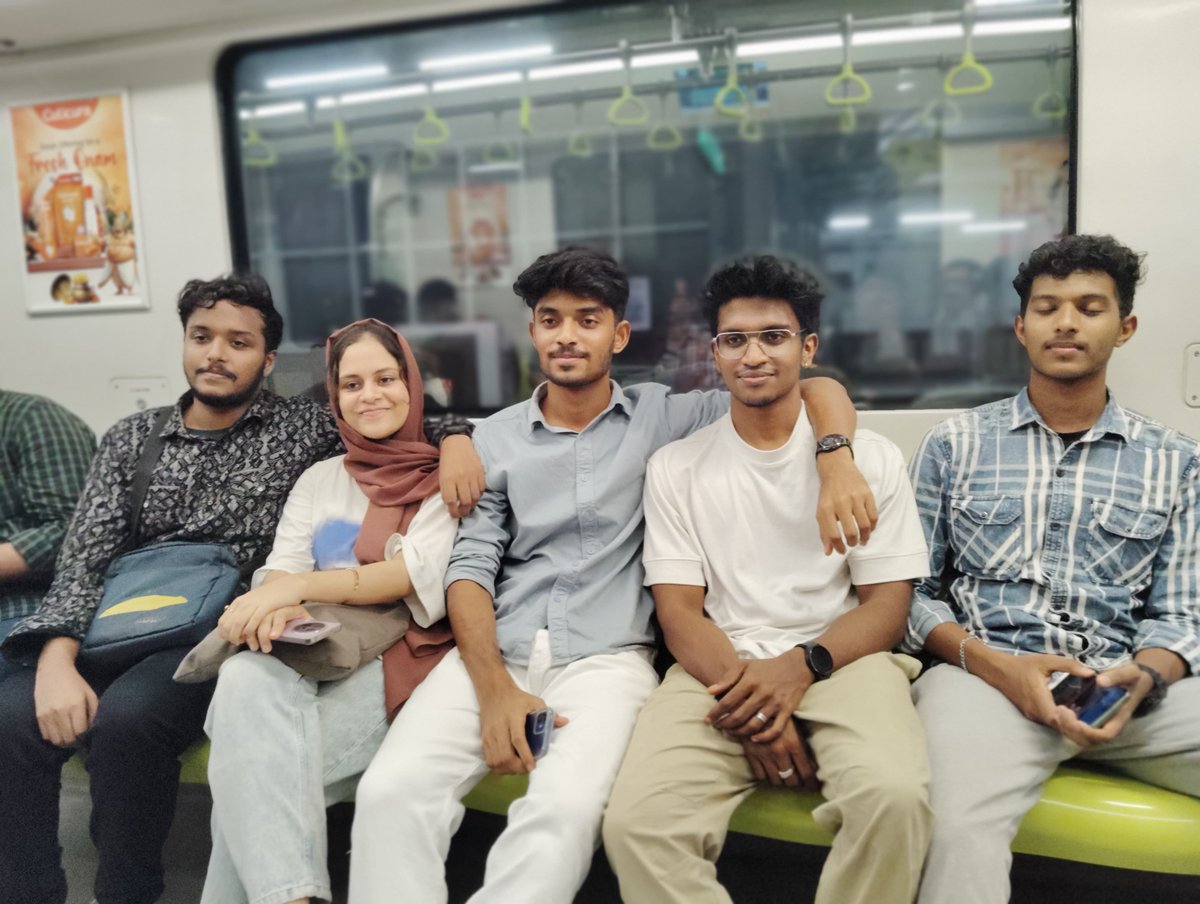 iedciicace's tweet photo. Random frames from 7'Sep 2024.
#HappyFaces #IEDCGENESIS #KSUM #kochi 
#exploration 

d - 07/09/24
loc - @startup_mission , Ernakulam https://t.co/AyqtH3lo8q