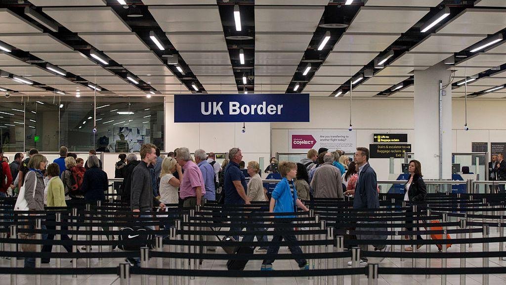 Net migration to UK hit record 906,000 in year to June 2023
bbc.co.uk/news/live/cjdl…
