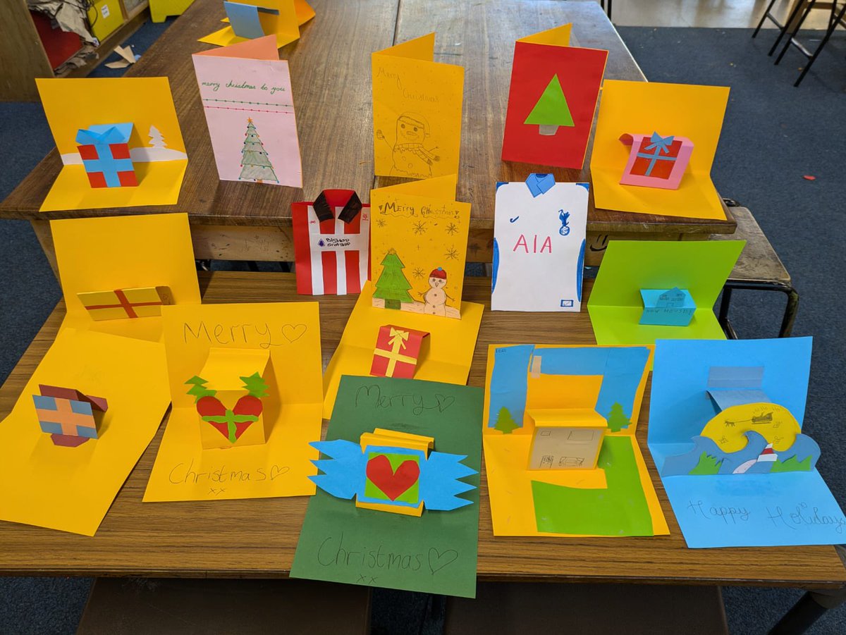 ✂️ Paper Engineering ✂️

Yeah 9 learning about pop up mechanisms in Technology and have created v-fold and parallelogram paper pop ups #wisdom