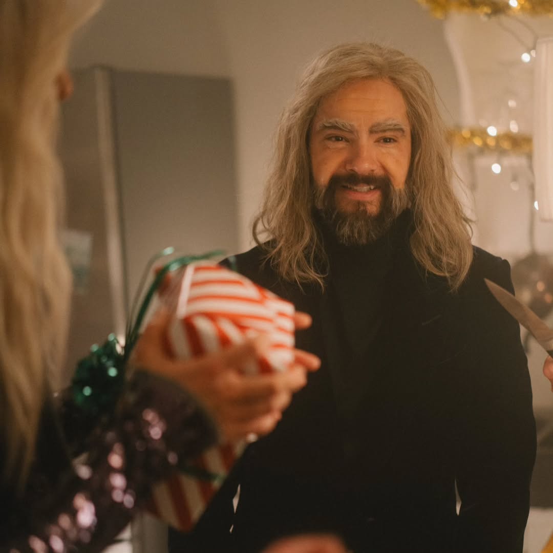 tokiohotel's tweet photo. 'It's the feeling you get when you know you belong where you are.' ✨️🫶 Have you guys watched our video for 'Your Christmas' yet? 🎄🎁✨️ https://t.co/BgBwOFq9JS