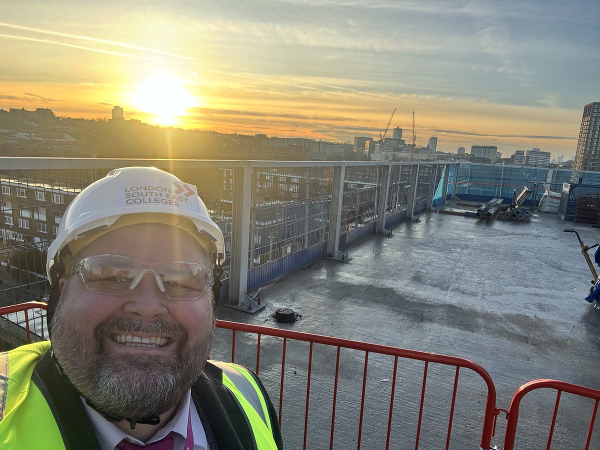NeilCoates4's tweet image. Topping out the exciting new @LSEColleges  #Future Greenwich Campus now 48% through construction 🏗️ Roll on next year when this campus starts to delivery the needed skills to support the community it operates in @Royal_Greenwich @samparrett1 @asfasohail @LouiseWolsey