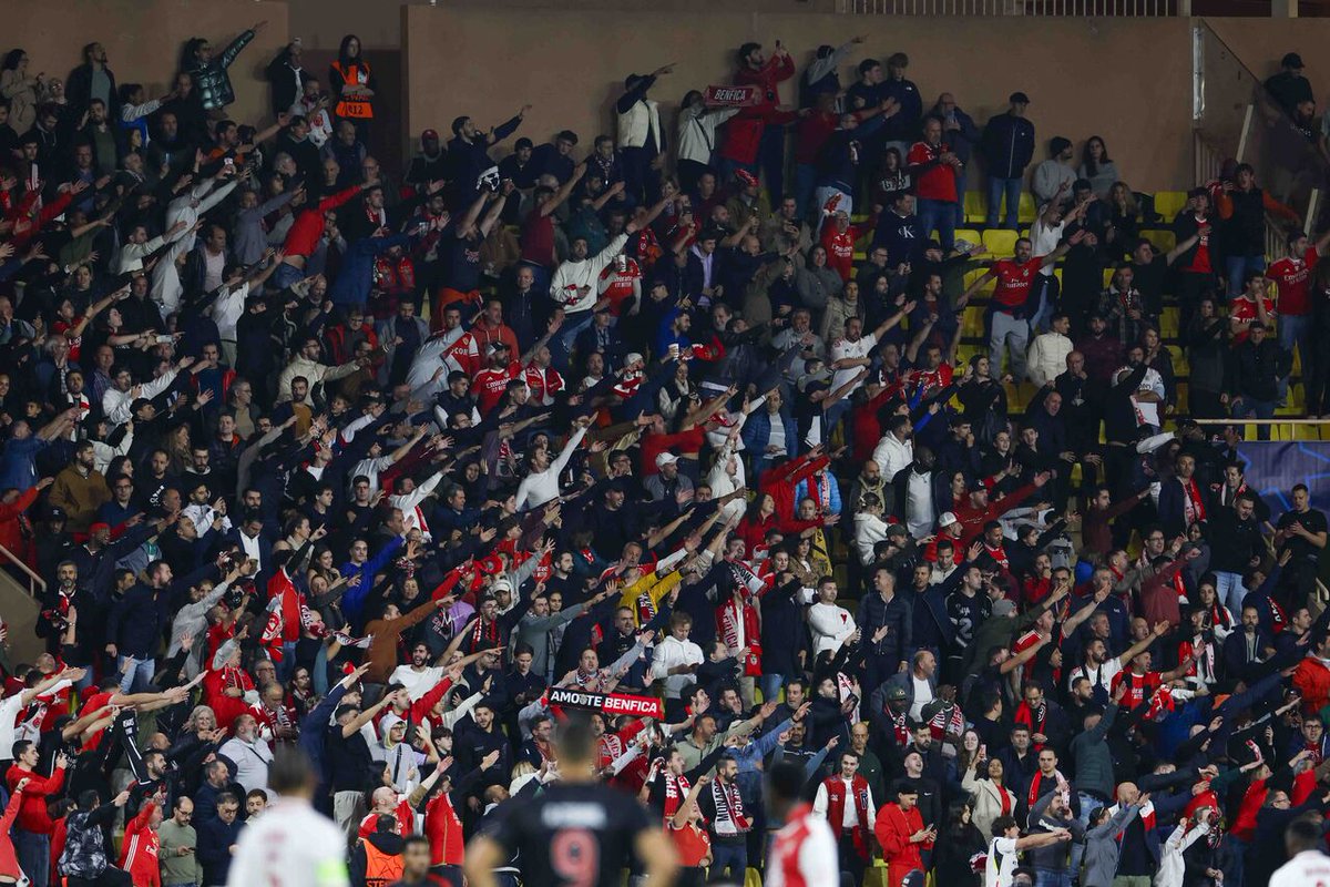 Benfica a jogar em casa em França...

Lille (2005)
PSG (2011)
Monaco (2024)