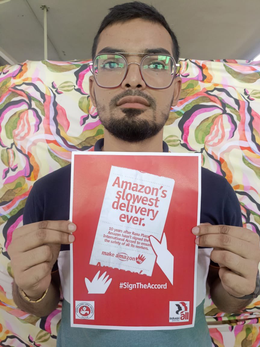 NazmaAkter73's tweet image. Bangladeshi Garment workers on #BlackFriday are asking for #Amazon to #SigntheAccord now as it saves the lives of the workers.
#MakeAmazonPay
@IndustriALL_GU @ituc @uniglobalunion @ProgIntl @AmazonWorkersIn