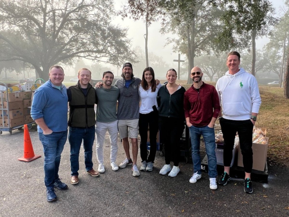 integrumHQ's tweet photo. With gratitude in our hearts, the team spent yesterday volunteering with @COMFOODPANTRY to help share the spirit of the giving season 🧡🦃
@feedingtampabay https://t.co/KGHkDGx8Uk