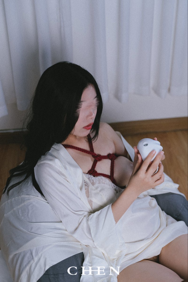 美好的不应被抑制束缚
白嫩兔兔 火力全开
尾巴震拍是真的nice 
强推ing.....
昵欢兔：叽咪兔
Mol： @xiaonl9 
Rope: @Apple57196523 
Prop：@nihuantu198193 
#昵欢兔 #绳缚 #睡衣part
@Fengsiyuan @XXman61101766  @cuteeeee11 @euteeeee @007share https://t.co/Ax7XLxEgmG