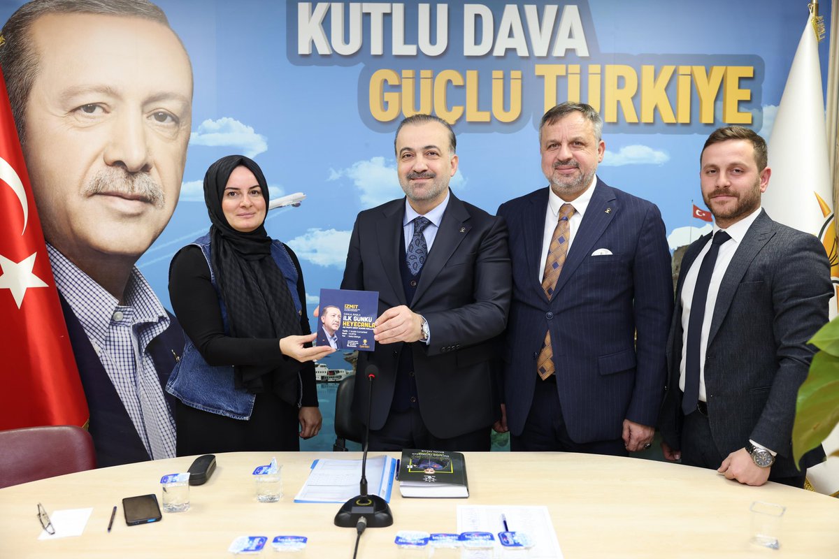 SahinTalus's tweet photo. İzmit İlçe Başkanımız Halil Güngör Dokuzlar ve yönetimi ile kongre sonrası ilk toplantımızı yaptık.
Özümüzden geleceğe birlik, beraberlik içinde milletimize hizmeti sürdüreceğiz. 
Hayırlı olması temennisiyle, başarılar diliyorum. https://t.co/qJgUceBLA4