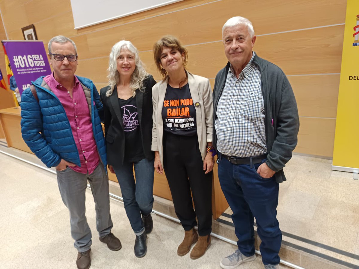 HomesPer's tweet photo. Hem assist al lliurament dels premis #Meninas2024 que han atorgat al Col·lectiu Pelvis  i Dones en Dansa.
HxI felicita a aquestes dues entitats de dones valentes i compromeses amb  la lluita contra la violència de gènere. #NiunaMasniunaMenos https://t.co/TskxURLGep