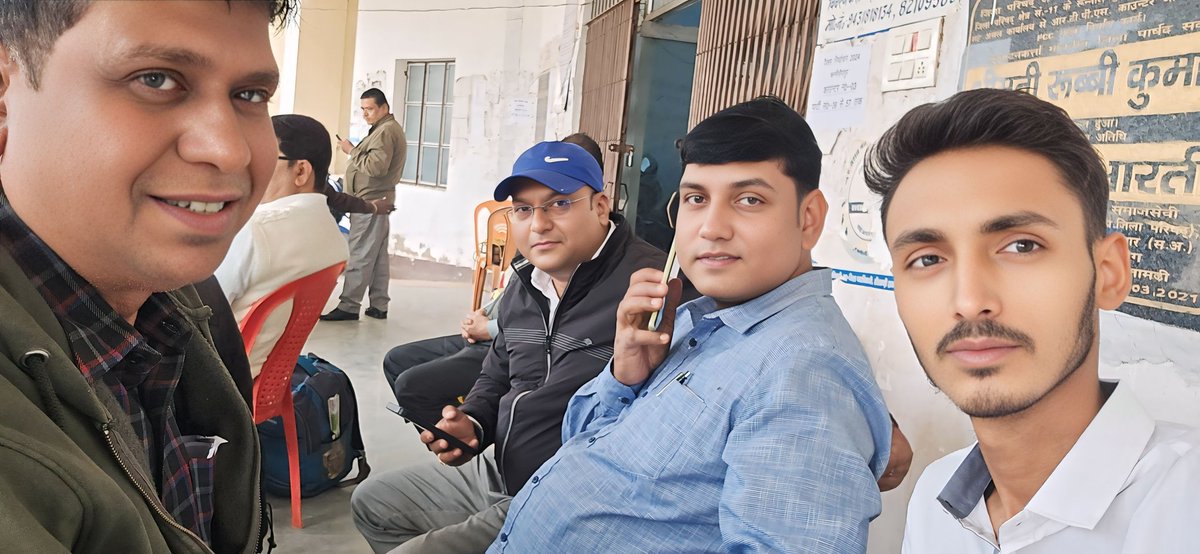 sarvin_seenu's tweet photo. Patrolling magistrate के रूप मे शांतिपूर्ण मतदान कराते हुए। https://t.co/6Psd7dAwHb