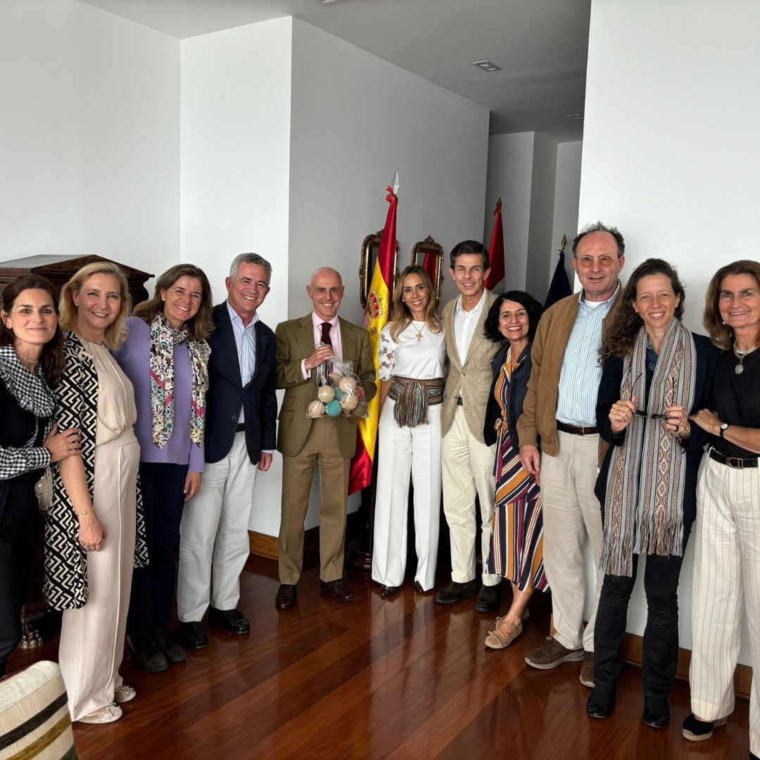 CODESPA's tweet photo. Gracias al programa #Work4Progress de @FundlaCaixa mujeres emprendedoras en #Peru están cerrando acuerdos comerciales y mejorando el acceso al crédito. Así lo ha podido comprobar el patronato de #CODESPA que ha viajado allí esta semana ¡Juntos estamos impulsando su futuro! 💼🌱 https://t.co/myOF23bgjG