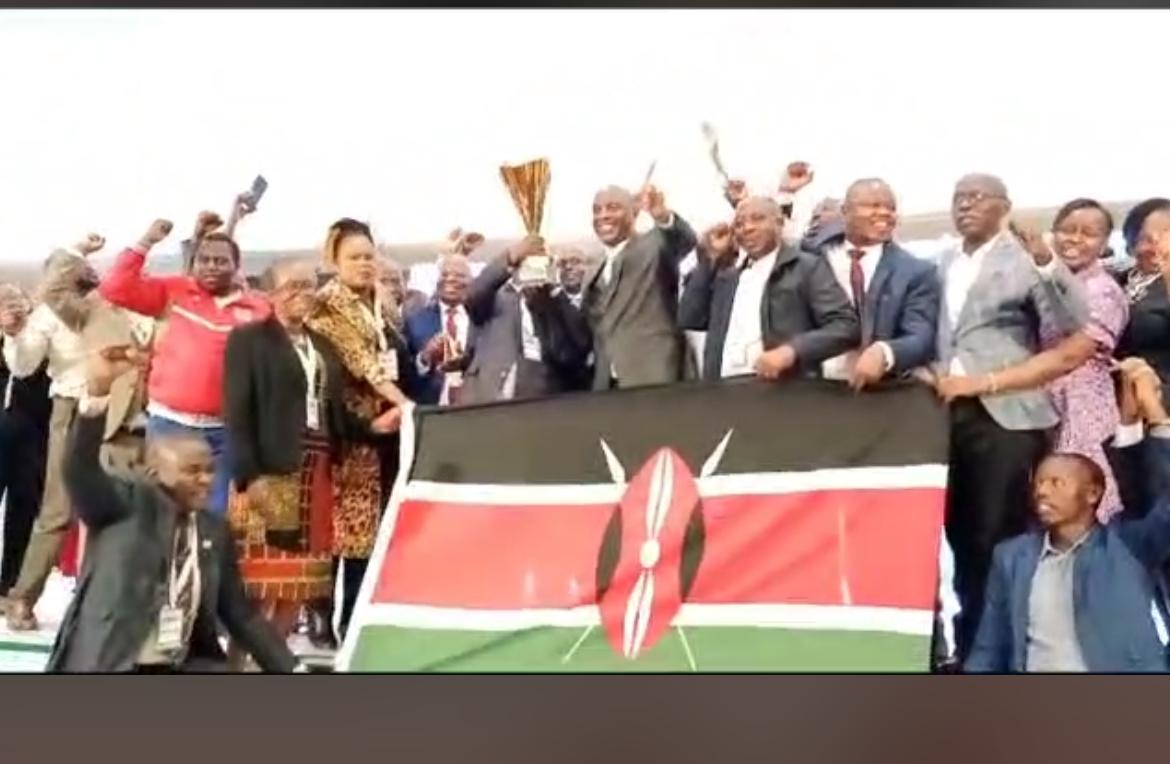 HonKangata's tweet photo. Muranga County' s Kangatacare wins "The Best   Innovation in Public Service" - Golden Award for African govts.

Beating 68  innovations from other  African governments. 

Mauritius, Egypt, Tanzania,Zambia and Uganda were other finalists. https://t.co/Jfp6QmdhOa