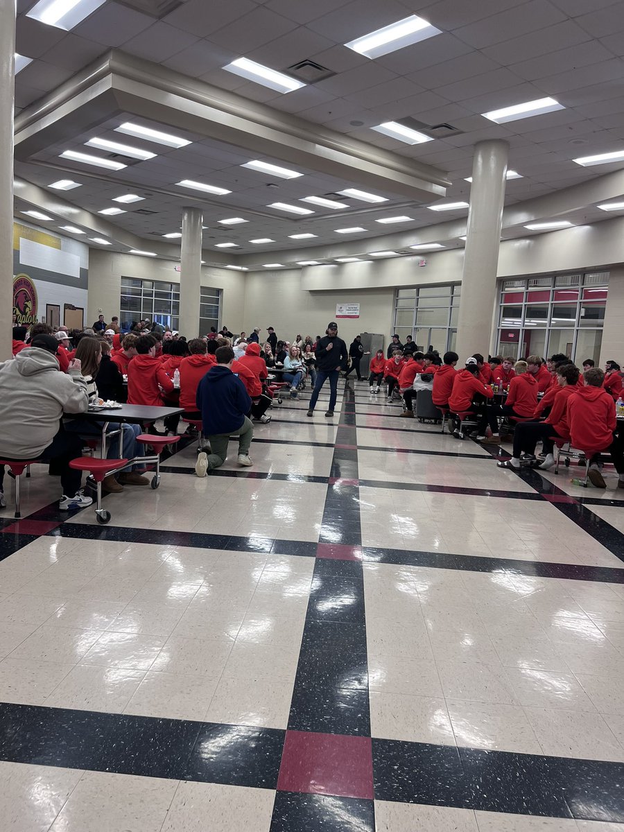 wcsRHSfootball's tweet photo. Best Practice Day of the Year! So Thankful to spend this day with this Community! Great to see alumni out! #G2BARR https://t.co/UhDhADNK5D