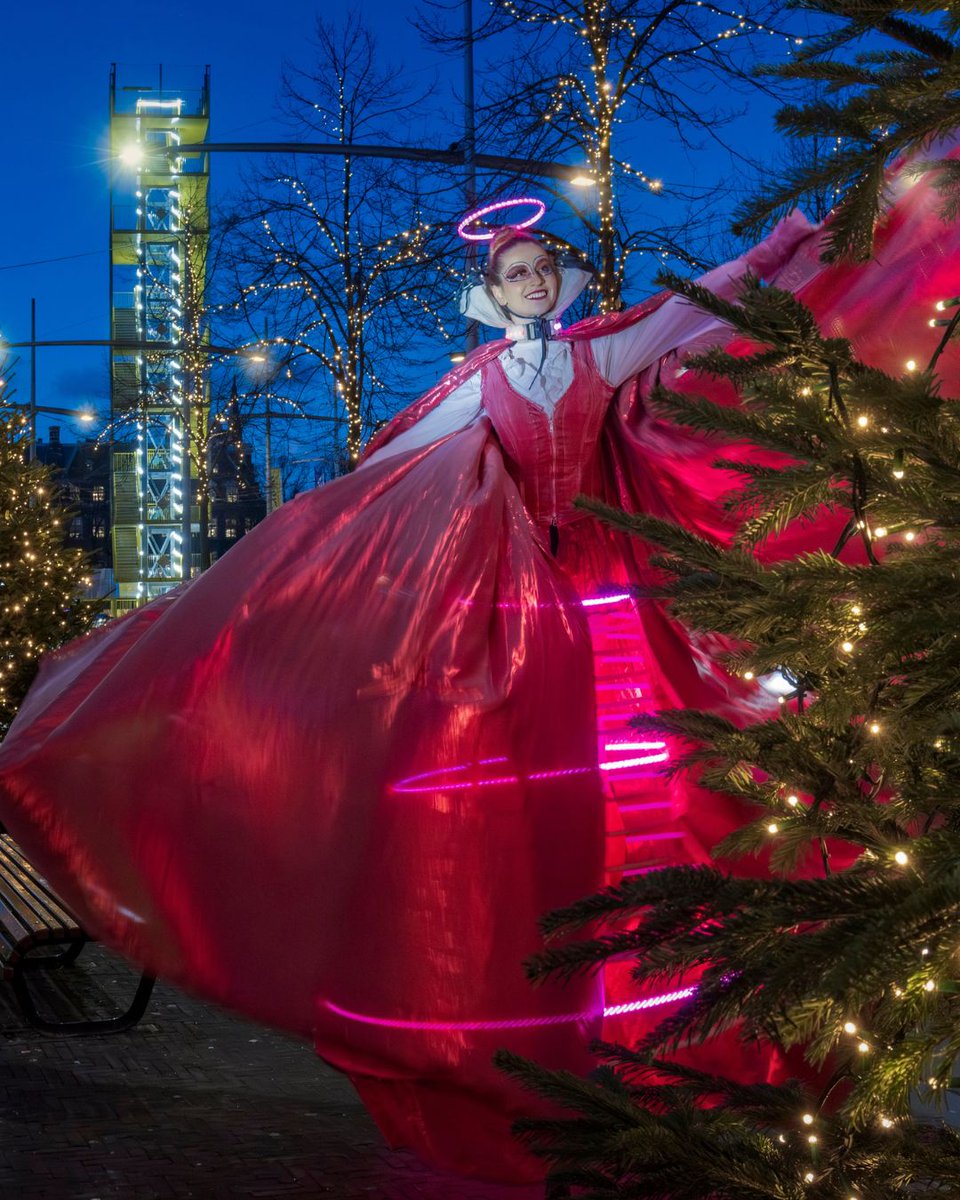 Beleef de gezelligste winter in Den Haag! Geniet van bijzondere evenementen, winkelen, voorstellingen, tentoonstellingen en concerten. Have A Royal Winter! denhaag.com/nl/winter