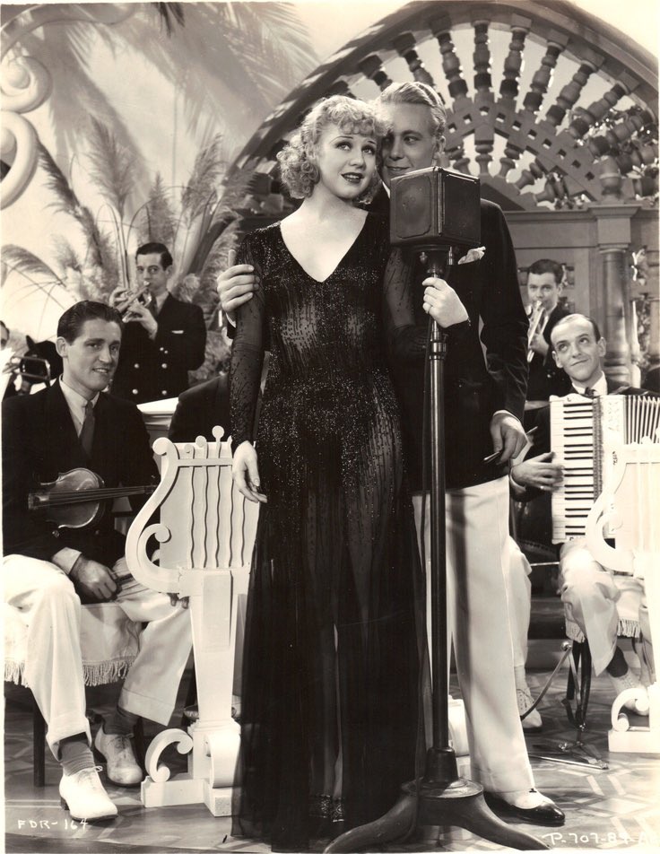 DADiClementi's tweet photo. I love this dress so much on Ginger! #TCMParty #FlyingDownToRio https://t.co/TXvXlBAfGX