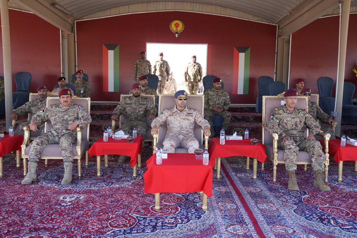kuna_en's tweet photo. Deputy Chief-of-Staff of Kuwaiti Army inspects Amiri Guard preparations for upcoming 45th GCC Summit in Kuwait
https://t.co/ke8BmKnWwx
#KUNA #KUWAIT #KuwaitArmyGHQ #GCC44 https://t.co/YqmDJI0qpC