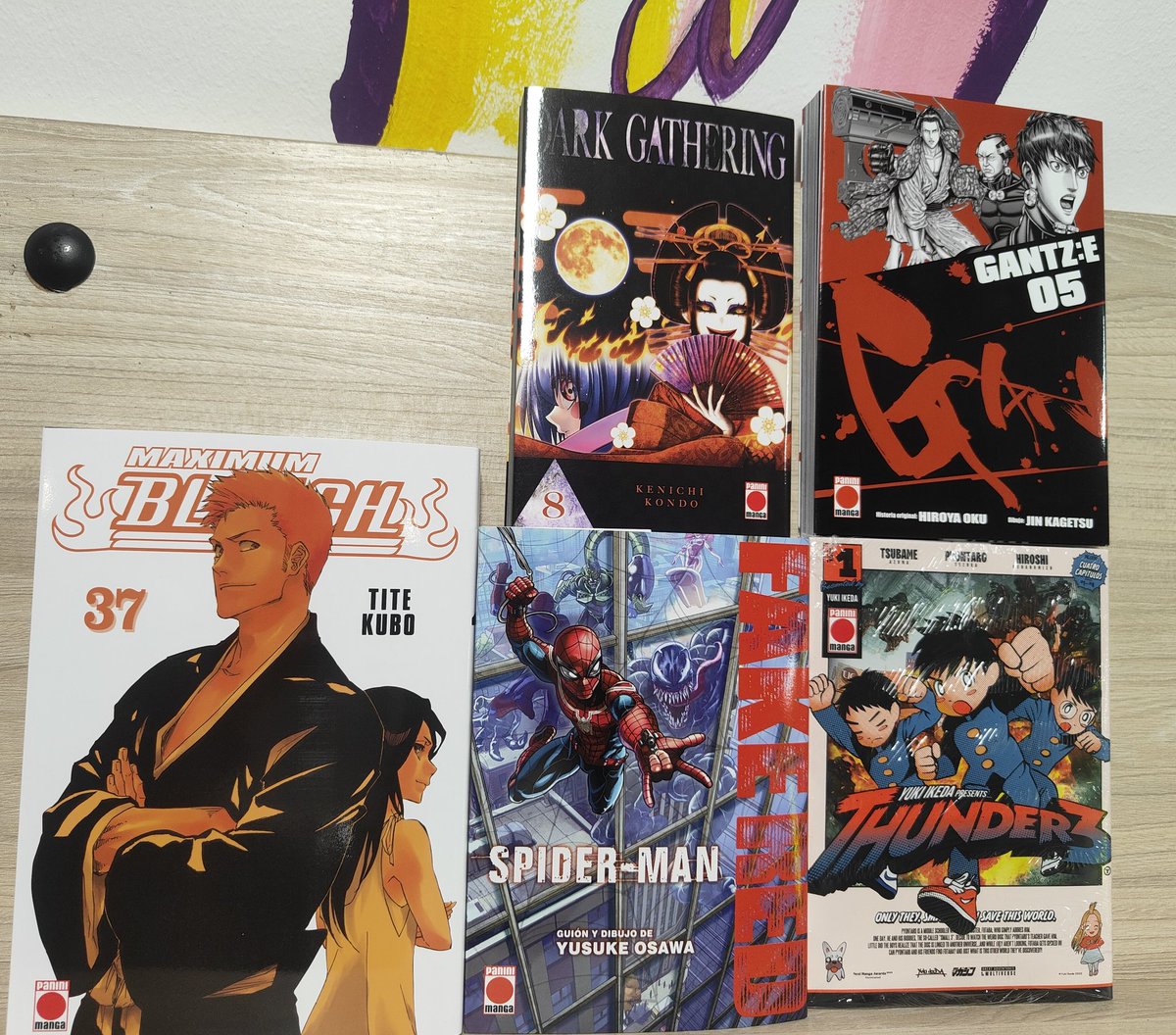 kritik_vic's tweet photo. També de @MangaPaniniEsp últim volum de #Bleach, un dels pilars del Shonen que ens diu adéu en el seu format maximum. També continua #DarkGathering, nou manga de #Marvel #SpiderMan, i la curiosa novetat #Thunder7 que no deixarà a ningú indiferent amb la seva barreja d'estils! https://t.co/tuuptRQqlZ