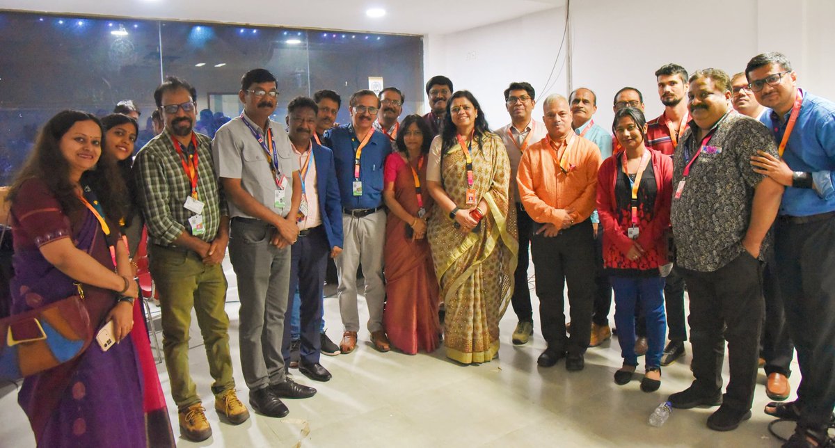 AkashvaniAIR's tweet photo. The curtains may have closed on #IFFI2024, but the memories live on.

📸 #TeamAkashvani that brought the festival's essence to every corner of India through its stellar coverage.

#AkashvaniAtIFFI #IFFI2024 #IFFI55

@MIB_India | @navneetsehgal3 | @GauravDwivedi95 | @PIB_India https://t.co/78v7HXGrh3