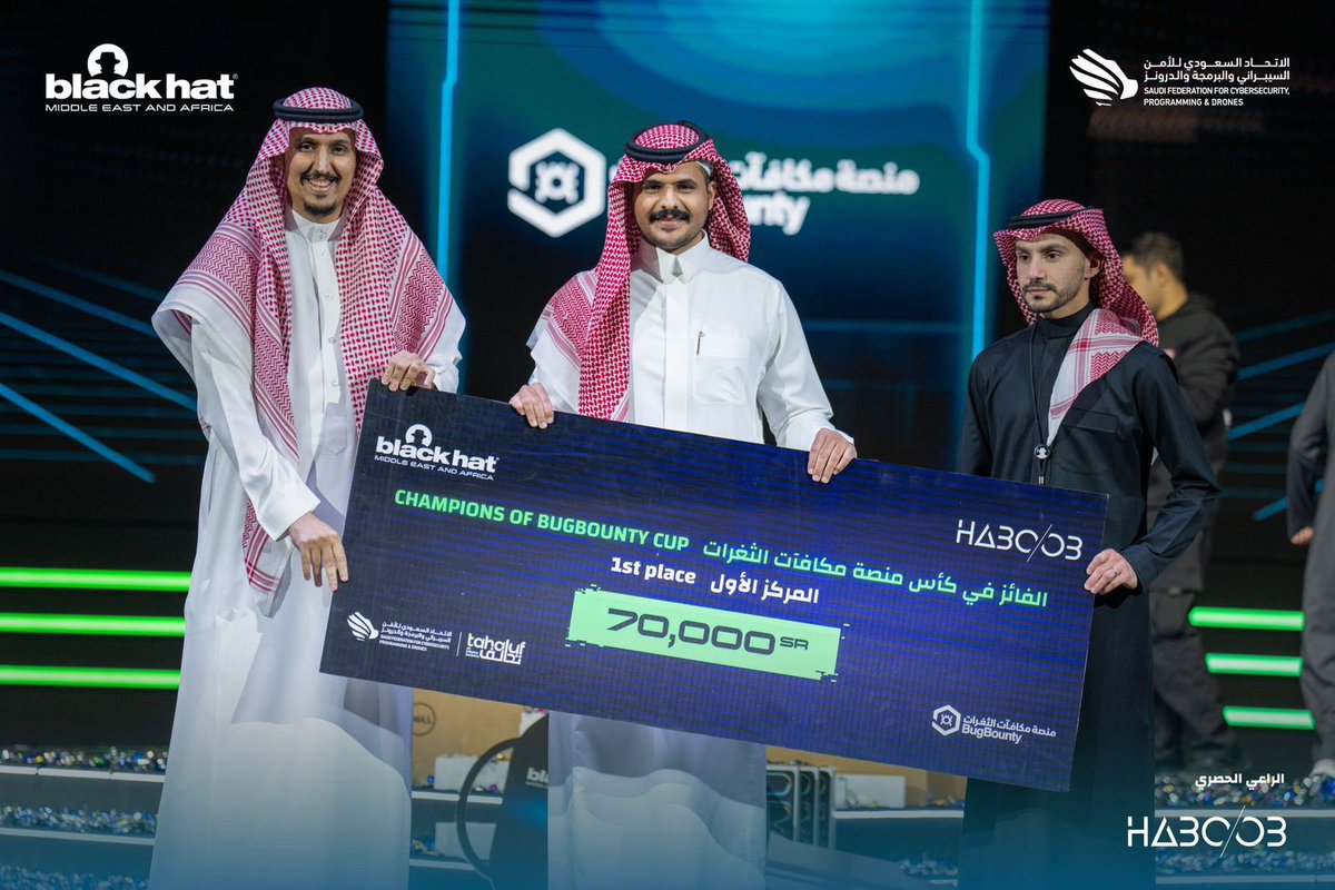 الحمد لله، اليوم حققت المركز الأول في مسابقة كأس مكافآت الثغرات ضمن فعاليات مؤتمر بلاك هات 2024 بفارق 300 نقطة! 🥇

شكرًا للاتحاد السعودي للأمن السيبراني وشكرًا لمنصة مكافآت الثغرات على هذا الدعم.
القادم أجمل بإذن الله!
#BHMEA24