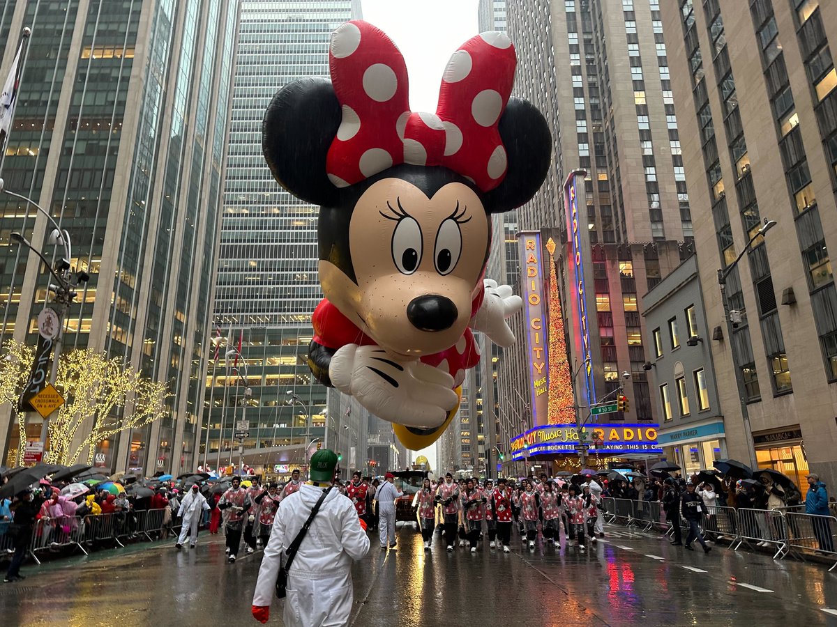 Minnie Mouse is soaring to new heights!🎈 See how the style icon made her Macy’s Thanksgiving Day Parade debut, celebrating 90 years of collaboration with <a href="/Macys/">Macy's</a>: di.sn/6008t5yIr