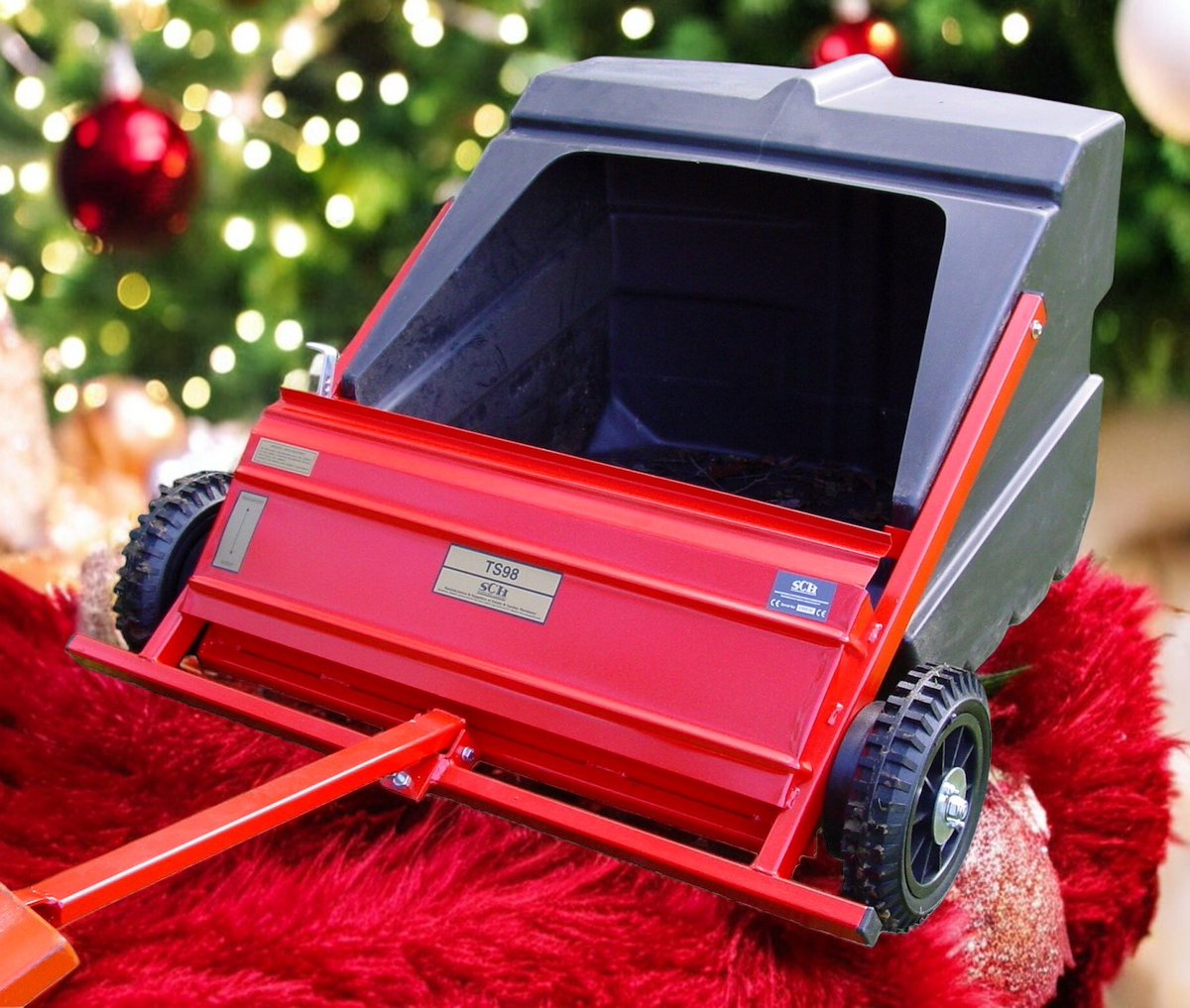 Looking for a special gift this Christmas?
Order by Monday, 2nd December, for guaranteed delivery by Christmas.
Explore our wide range of products - there’s so much to choose from!
Item shown ref: TS98 Sweeper Collector

#madeinbritain #smallholding #gardenmachinery #smallholder