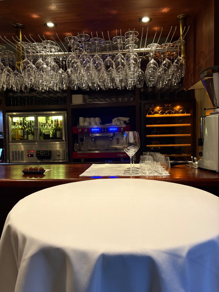 Helen O'Rahilly (@helenorahilly) on Twitter photo Gorgeous lunch at <a href="/DaxRestaurant/">DaxRestaurant</a> today. Catching up with the brother. Stunning food in such a lovely room. Try and get a rare table before Christmas! Gorgeous lunch at <a href="/DaxRestaurant/">DaxRestaurant</a> today. Catching up with the brother. Stunning food in such a lovely room. Try and get a rare table before Christmas!