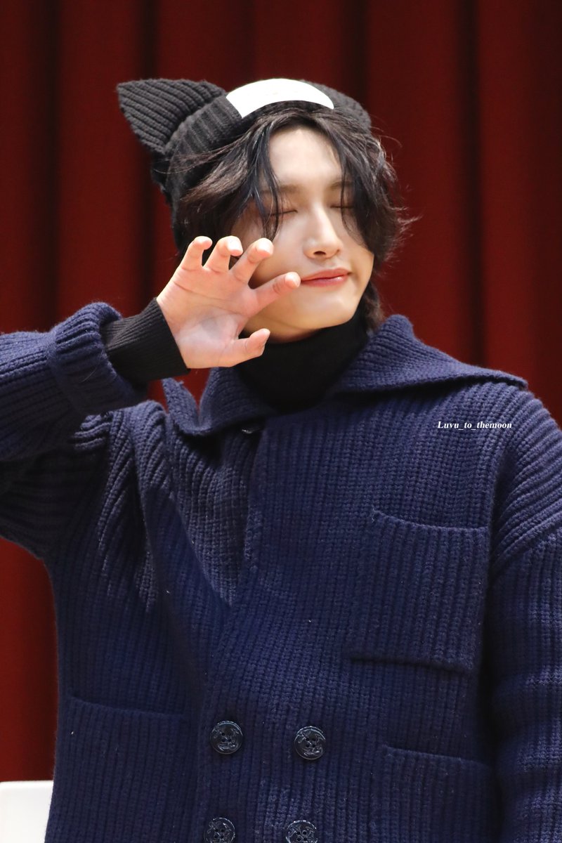 luvu_to_themoon's tweet photo. 241127 팬플리 대면 🎀🐈‍⬛

#ATEEZ #에이티즈 #SEONGHWA #성화 https://t.co/4hiX7CaRmx