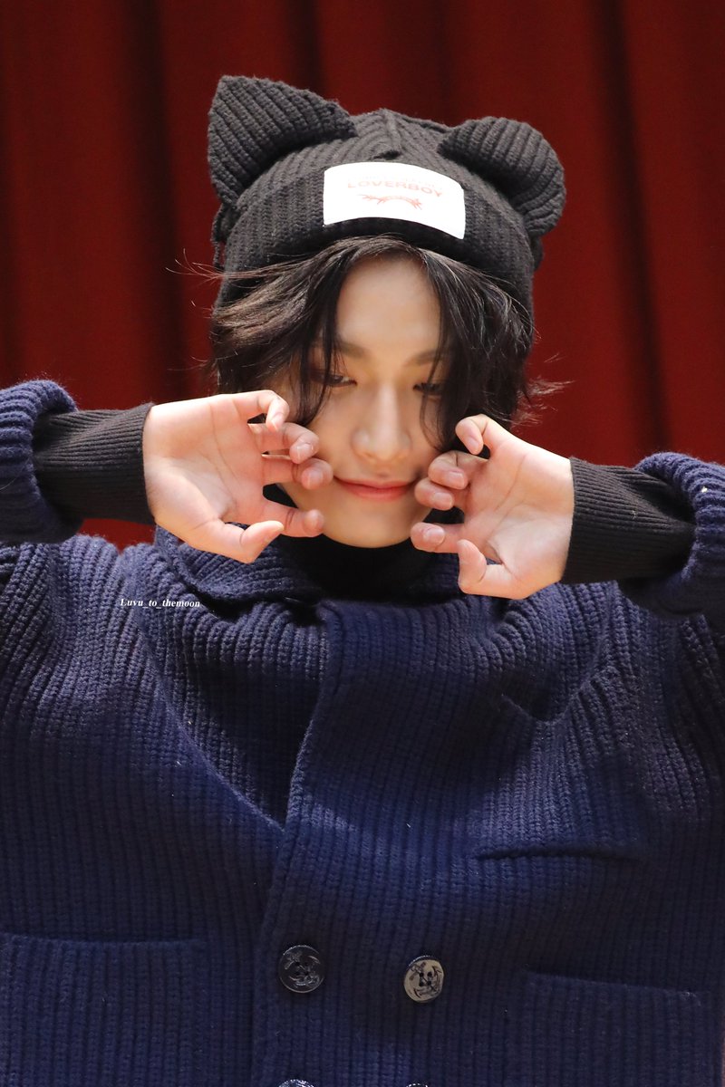 luvu_to_themoon's tweet photo. 241127 팬플리 대면 🎀🐈‍⬛

#ATEEZ #에이티즈 #SEONGHWA #성화 https://t.co/4hiX7CaRmx
