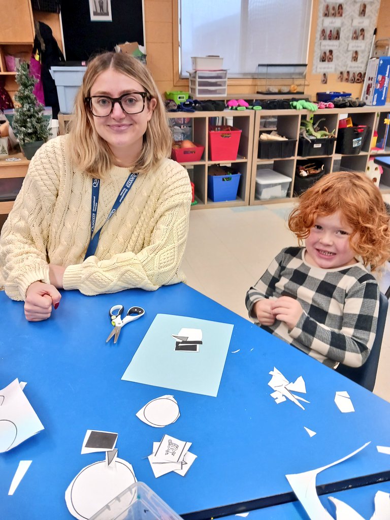 MmeJulieBell's tweet photo. Thank you to the Queen's Occupational Therapy students who came and helped our Kindergarten students with scissor skills! @alcdsb @alcdsb_olmc #Togetherisbetter #ALCDSBMYSP #ALCDSBWitness @KidsInclusive https://t.co/AvZfz0BnhT