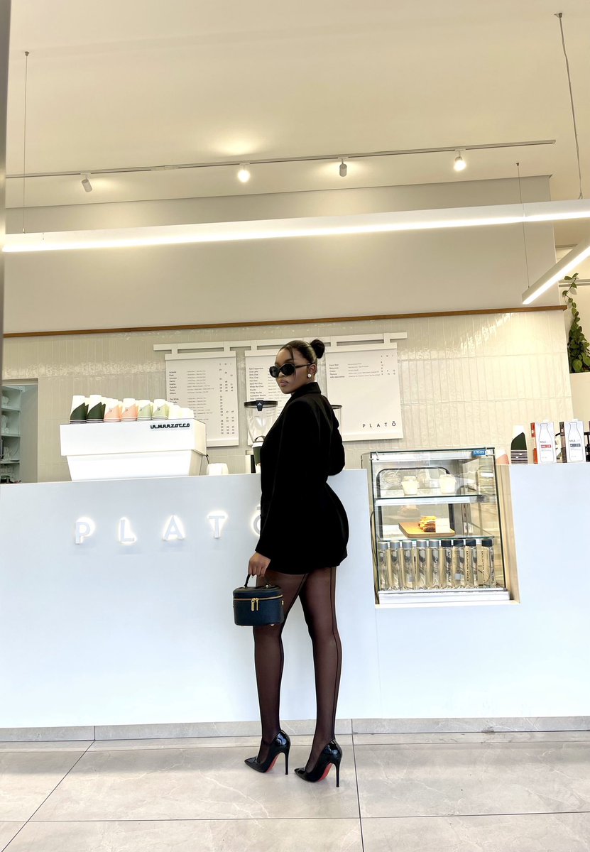 ndumie_z's tweet image. ☕️🖤