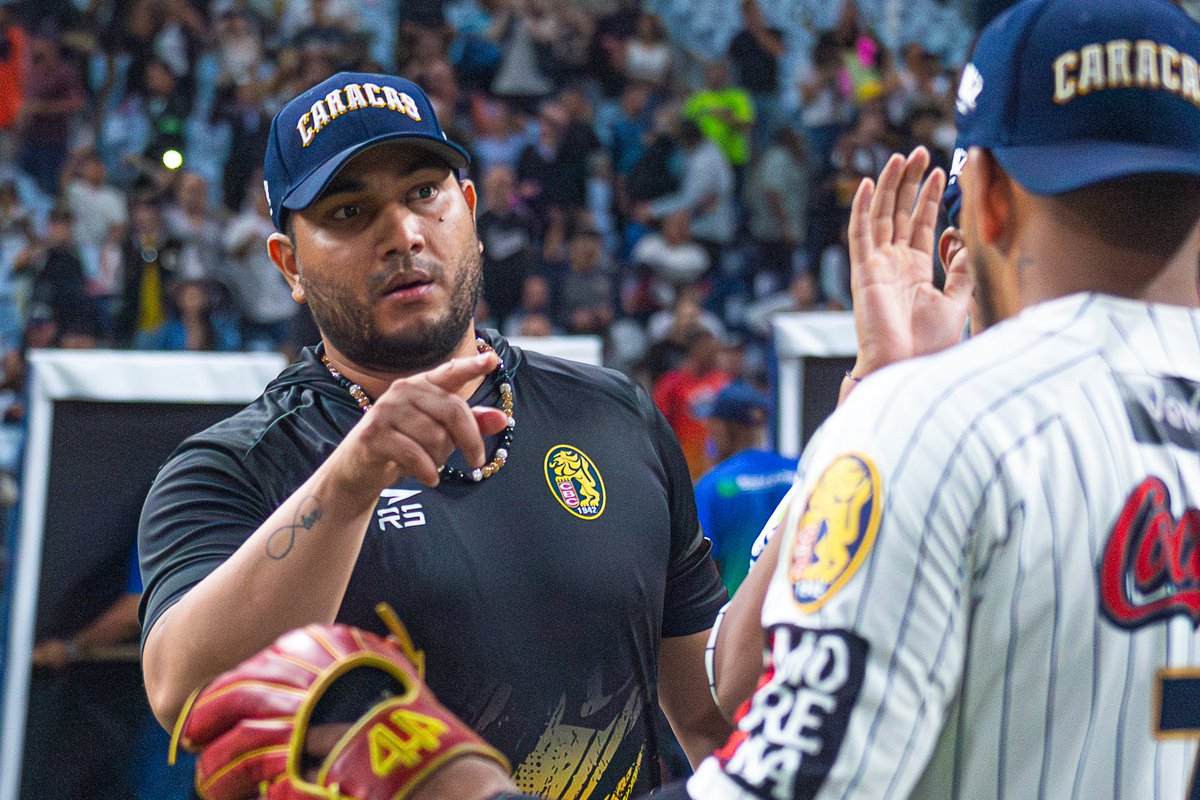 Leones del Caracas (@leones_cbbc) on Twitter photo ¡Histórico! 😎
<a href="/Jhoulys45/">FS jhoulys chacin</a> arribó a las 195 entradas lanzadas con nuestro uniforme y superó a los siguientes brazos:
- Ronald Uviedo
- Víctor Garate
- Ugeth Urbina
- Tom Dixon
- Howie Reed
- Jay Heard
El derecho ahora está en solitario en el escalón 32 en la ¡Histórico! 😎
<a href="/Jhoulys45/">FS jhoulys chacin</a> arribó a las 195 entradas lanzadas con nuestro uniforme y superó a los siguientes brazos:
- Ronald Uviedo
- Víctor Garate
- Ugeth Urbina
- Tom Dixon
- Howie Reed
- Jay Heard
El derecho ahora está en solitario en el escalón 32 en la