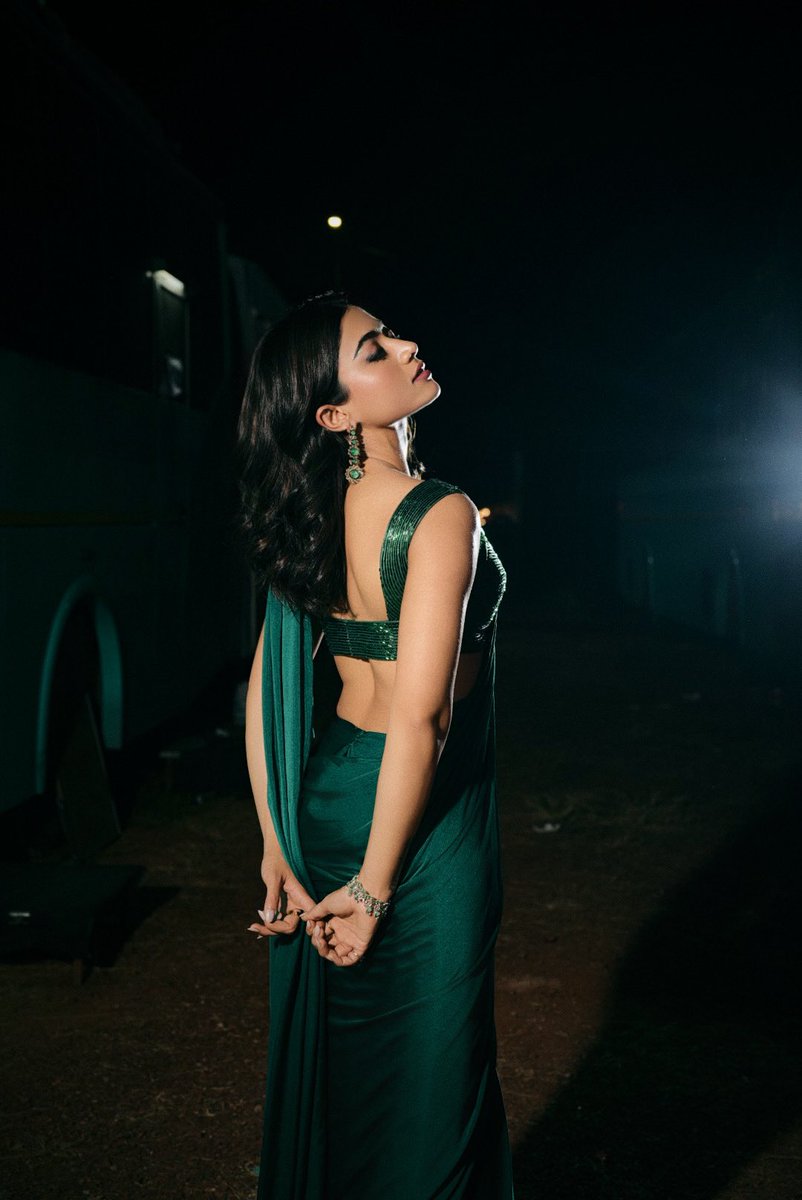 iamRashmika's tweet photo. Guyssssss.. 
Few more days for the releaseeee.. it’s got me all happy happy excited excited nervous nervous and curious curious as to how the response is going to be.. ❤️‍🔥
I know the caption and the images don’t match but who cares 🐒🙈
Just telling you what’s in my heart. 😋🥳💃🏻 https://t.co/vEDenbk6No