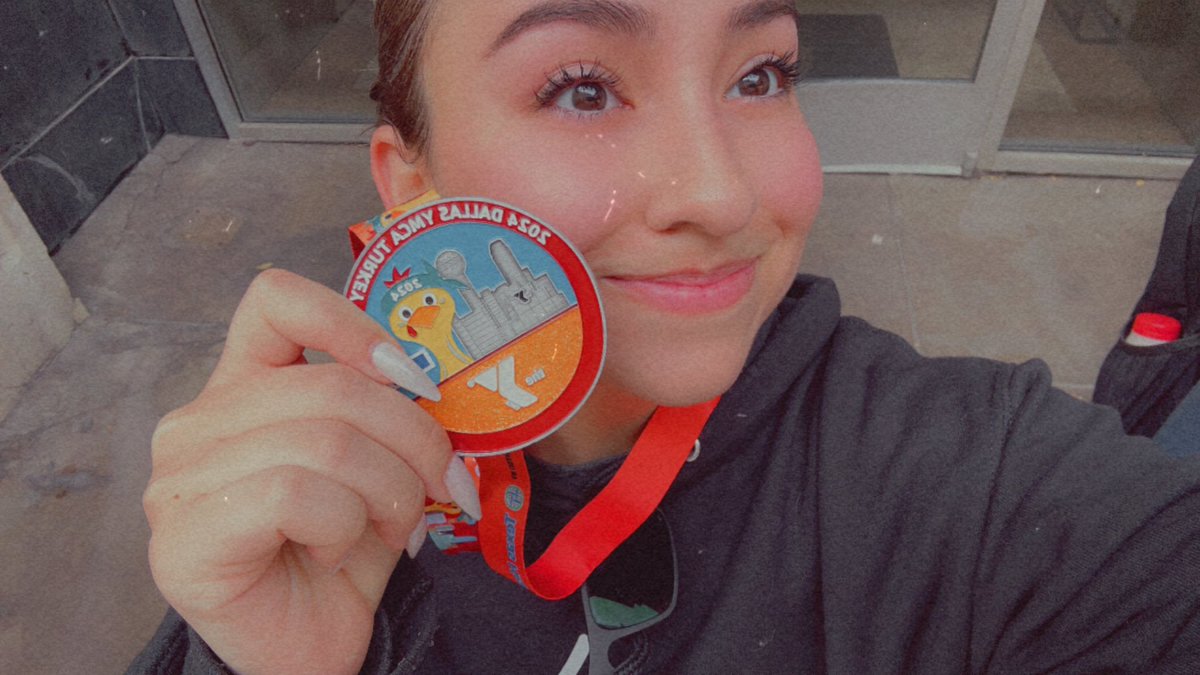 herculysee's tweet image. officially became one of those people who run on Thanksgiving morning ggs 🍁🏅