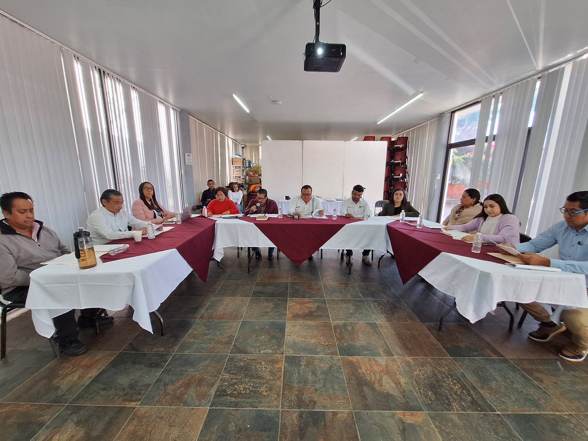 En la #CasaDelPueblo se realizó la 4ta sesión ordinaria del Comité de Control Interno 2024 del CSEIIO y dar seguimiento a los objetivos institucionales y salvaguardar los recursos públicos. La #PrimaveraOaxaqueña promueve un Oaxaca más próspero para nuestras juventudes indígenas.