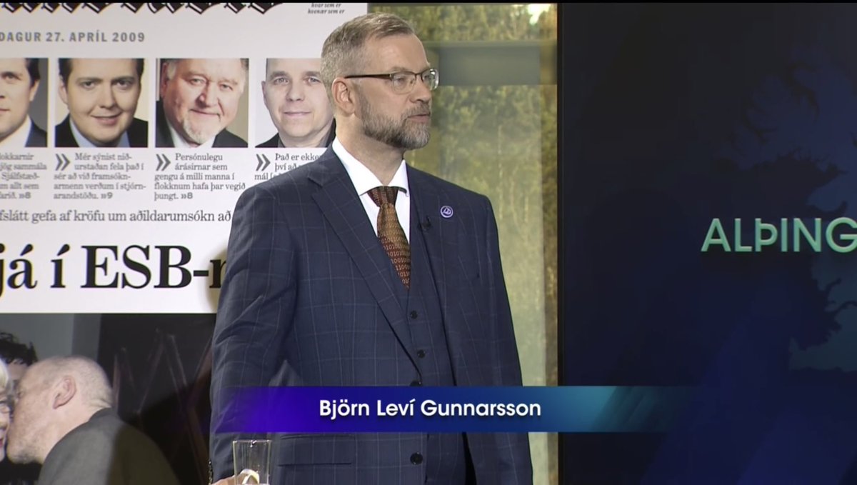 hann fór loksins í jakkaföt❤️