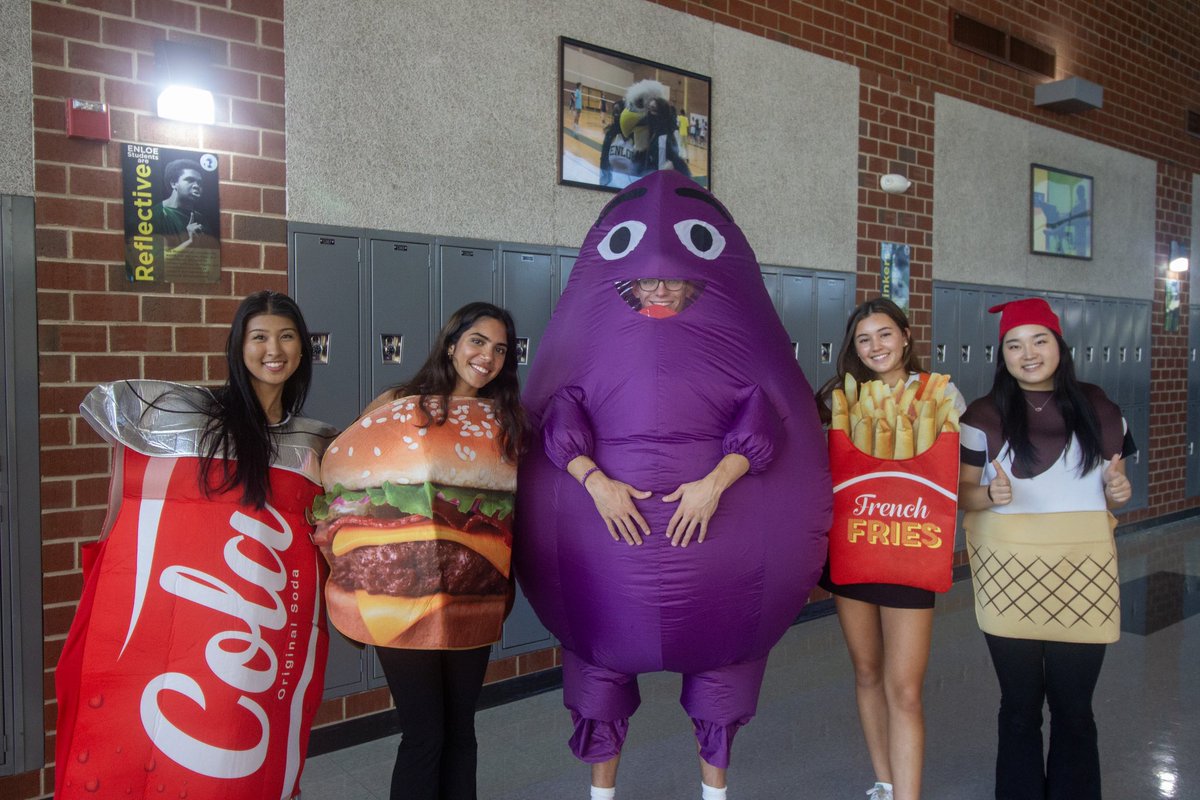 Mimi Sonawane (@mimisona06) on Twitter photo <a href="/EHSCharityBall/">Enloe Charity Ball</a> blessed with the best BIG five 🍔🍔
#ECBThanksgivingChallenge #micasatucasa #housingsolveshomelessness #alivewithpurpose <a href="/EHSCharityBall/">Enloe Charity Ball</a> blessed with the best BIG five 🍔🍔
#ECBThanksgivingChallenge #micasatucasa #housingsolveshomelessness #alivewithpurpose