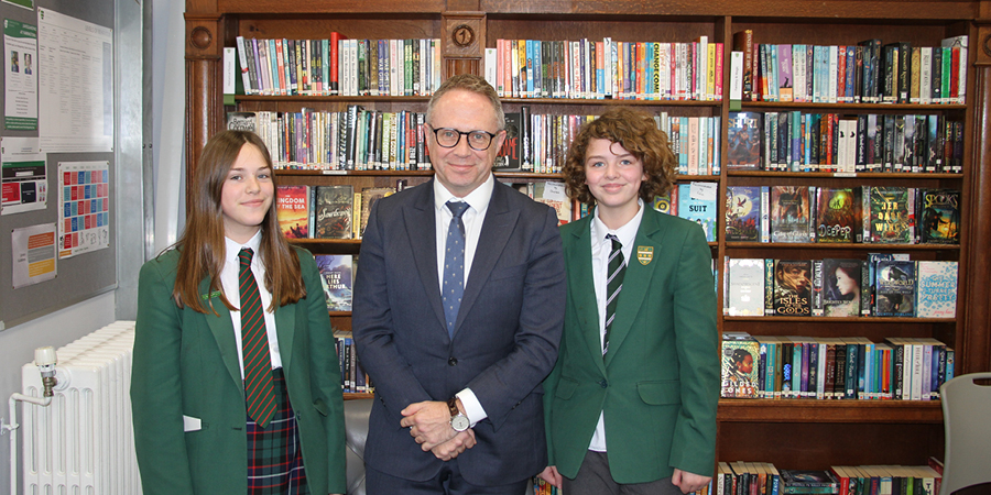 OneFarringtons's tweet photo. Senior School pupils were enlightened today by a lunchtime Sapient am talk from Mr Leon Kazakos KC!

#FarringtonsSeniors https://t.co/g394G0GaFG